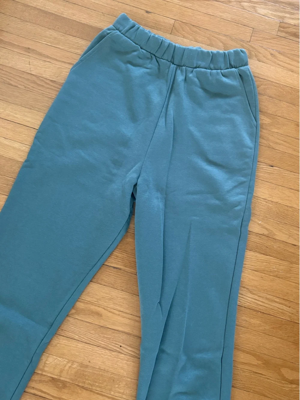 Zara - Green Sweatpants - Picture 2 of 3